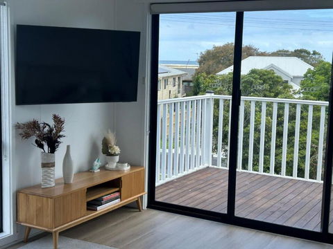 Iconic Beach House On Bruce - Airlie Beach Holiday 2