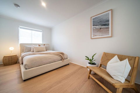 ILUKA Luxe Accommodation, Relaxed Coastal Vibe - Airlie Beach Holiday 1
