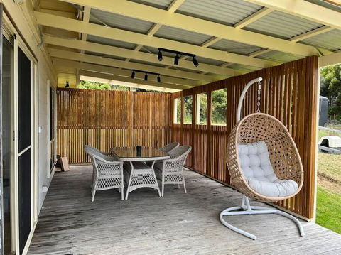Impression Bay Lodge - Waterfront Property - Airlie Beach Holiday 1