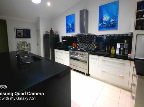 ISLAND ROOM On Magnetic Island - Airlie Beach Holiday 2