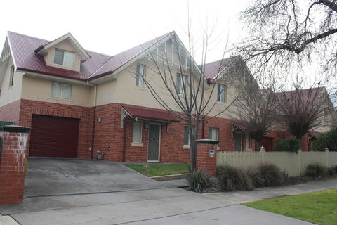 Albury Suites - Schubach Street - Airlie Beach Holiday 3