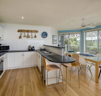 Alchemy on Island Beach - Airlie Beach Holiday