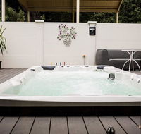 Aldgate Lodge Bed  Breakfast - Airlie Beach Holiday