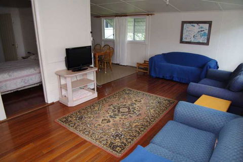 Almare, 7 Gowing Street - Airlie Beach Holiday 2