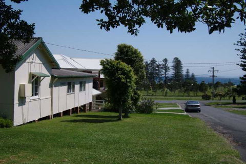 Almare, 7 Gowing Street - Airlie Beach Holiday 1