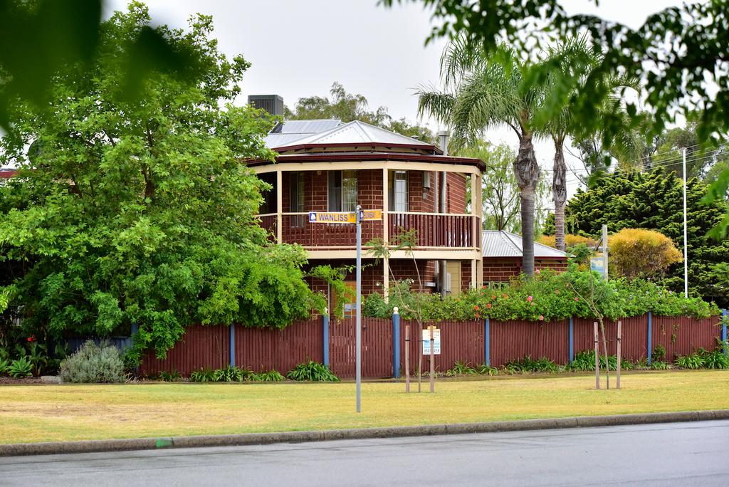 Singleton WA Airlie Beach Holiday