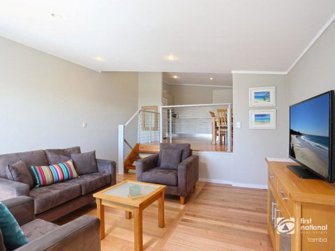 Angourie Blue 1 - Great Ocean Views - Surfing Beaches - Airlie Beach Holiday 2