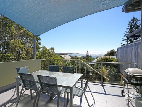 Angourie Blue 1 - Great Ocean Views - Surfing Beaches - Airlie Beach Holiday 0