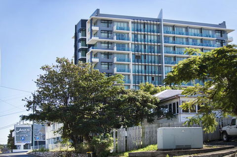 Apartments @ 79 Goondoon - Airlie Beach Holiday 1