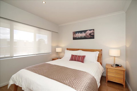 Applecross Riverside Apt - Airlie Beach Holiday 2