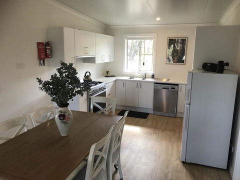 Arcadian Cabin - Southern Highlands River Retreat - Airlie Beach Holiday 2