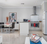 Ardross Short Stays - Airlie Beach Holiday