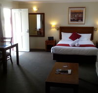 Armidale Pines Motel - Airlie Beach Holiday