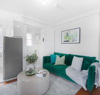Art Deco Nook Around The Corner From Oxford St - Airlie Beach Holiday
