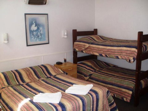 Mayfield Motel - Airlie Beach Holiday 1