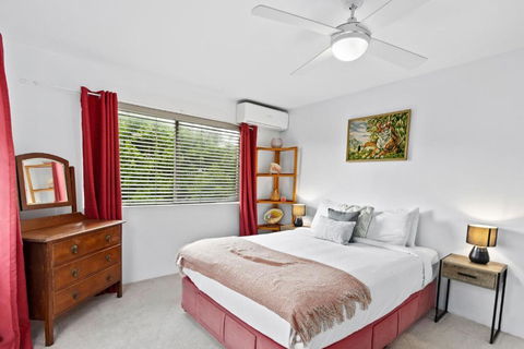 Mid-Century Morningside 2-Bed Apartment - Airlie Beach Holiday 2