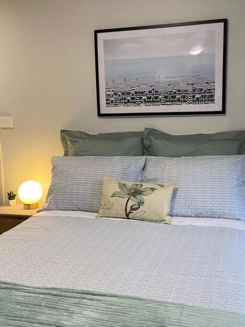 MEPLE, Tiny Home, Pets, Walk2Food, WiFi, Bfast, - Airlie Beach Holiday 0