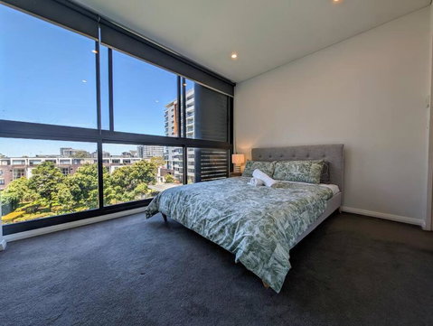 Modern 2 Bedroom Apartment Close To All Amenities! - Airlie Beach Holiday 0