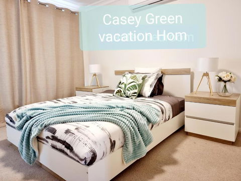 Modern Narre Warren Three Bedroom Townhouse, Close To Fountain Gate SC - Airlie Beach Holiday 0