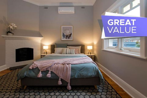 Morris And Eaton Cottages - 3BR WiFi Parking - Airlie Beach Holiday 1