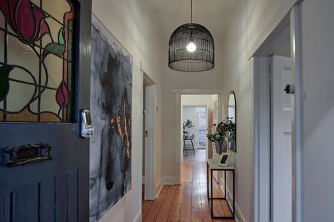 Morris And Eaton Cottages - 3BR WiFi Parking - Airlie Beach Holiday 3