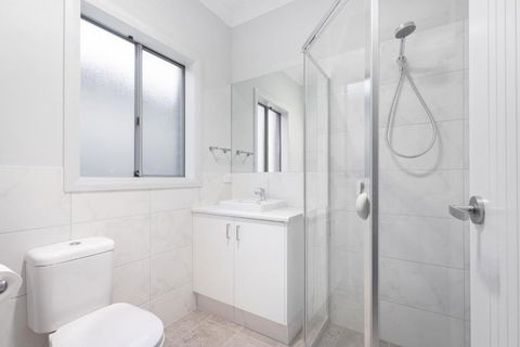 Mt Baker Home:10km To Hahndorf - Airlie Beach Holiday 1