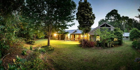 Mt Glorious Getaways - Airlie Beach Holiday 1