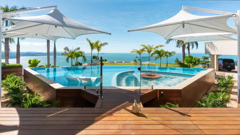 Parc Exclusif, Airlie Beach - 360 Island Views From A Mountain Top - Airlie Beach Holiday 0