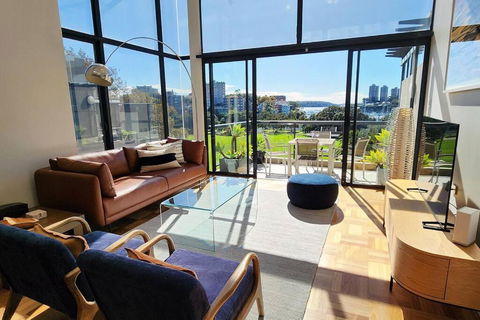 Penthouse With Private Terrace, Parking + 2 Pools - Airlie Beach Holiday 0