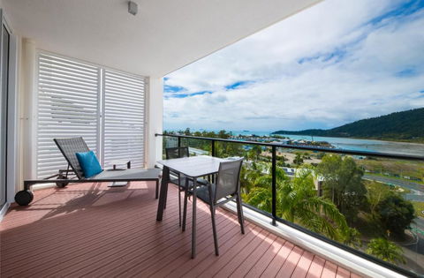 Port Views On Airlie Premier - Airlie Beach Holiday 3
