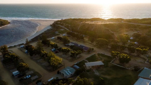 Pure Glamping Guilderton - Airlie Beach Holiday 1