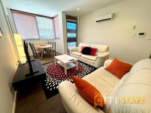 Pretty Penthouse - Close To ANU - Airlie Beach Holiday 1