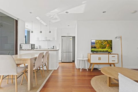 Prime Location 2-Bed Apartment With Parking - Airlie Beach Holiday 2