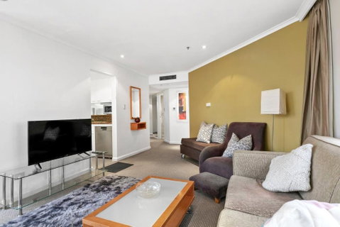 Quay West 2302 Self-Catering - Airlie Beach Holiday 3