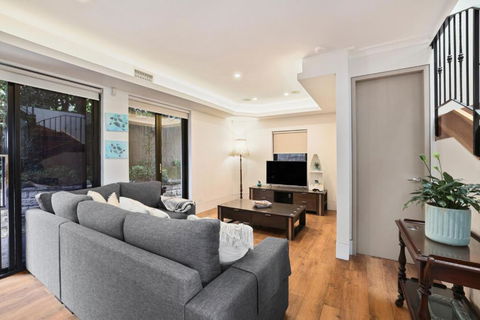 Ra Wonga - Queenscliff Beach House - Airlie Beach Holiday 2
