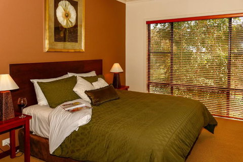 Rainbow Trail Chalets - Airlie Beach Holiday 2