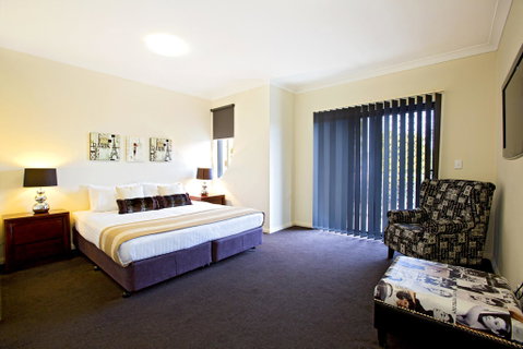 Astina Serviced Apartments - Central - Airlie Beach Holiday 2