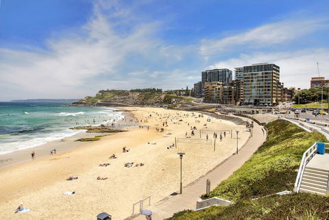 Astra Apartments Newcastle - Airlie Beach Holiday 0