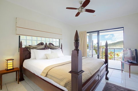 At Waterfront Whitsunday Retreat - Adults Only - Airlie Beach Holiday 1