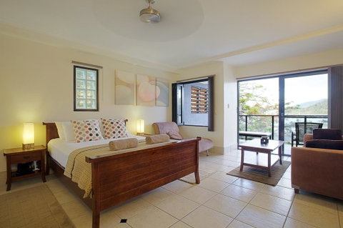 At Waterfront Whitsunday Retreat - Adults Only - Airlie Beach Holiday 3