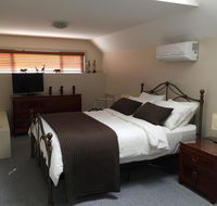Atina Rocks Country Homestead - Airlie Beach Holiday