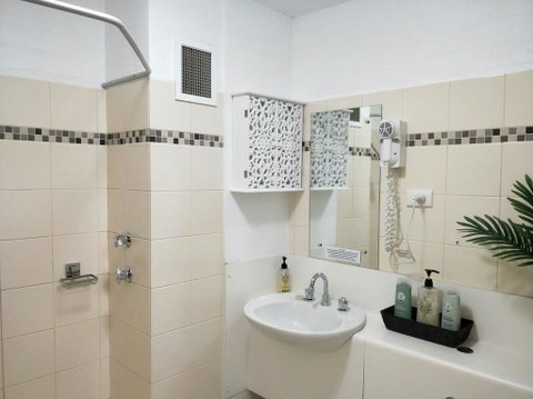 Atrium Private Stay Mandurah - Airlie Beach Holiday 0