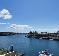 Attached Self Service Waterfront Whole Villa - Sydney - Airlie Beach Holiday