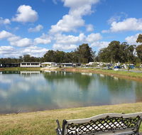 Australian Motor Homes Tourist Park - Airlie Beach Holiday