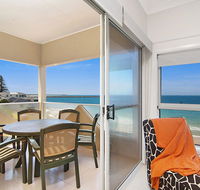 Avalon 3 - views to die for - across the road from convent beach - Airlie Beach Holiday