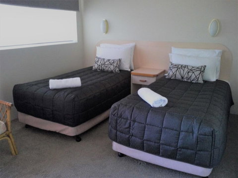 AZA Motel - Airlie Beach Holiday 1