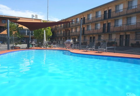 AZA Motel - Airlie Beach Holiday 0