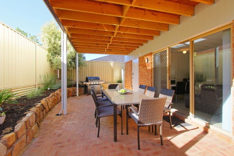 Azure Villa - Airlie Beach Holiday 1