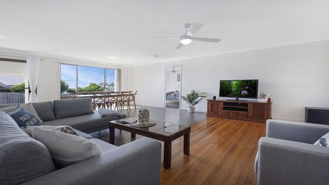 Bailey's Beach House - Airlie Beach Holiday 3