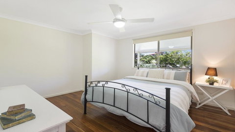 Bailey's Beach House - Airlie Beach Holiday 1